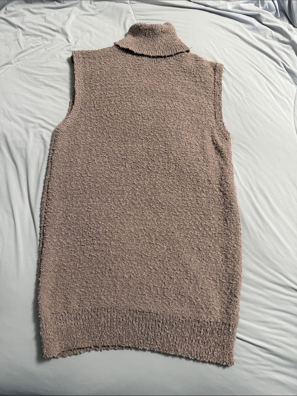 glam Sleeveless Turtleneck Knit Sweater Vest in Dusty Rose